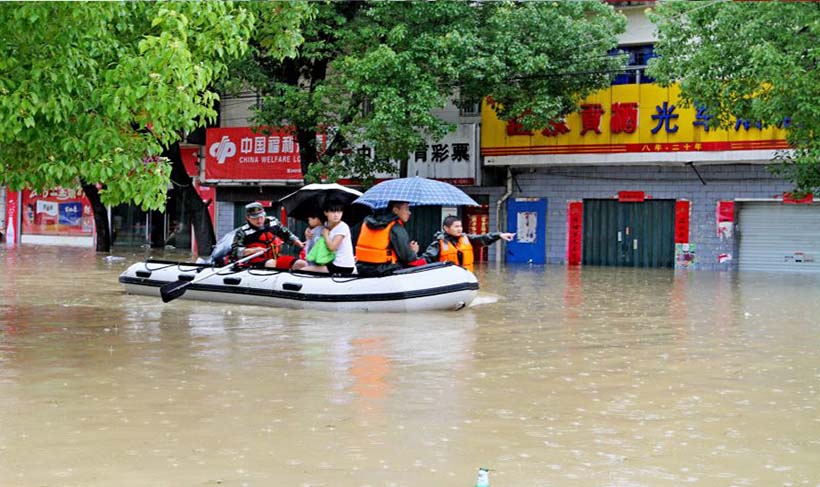 Chuva contínua provoca pelo menos 65 mortos na China