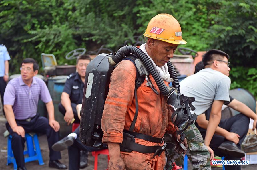 Incêndio em mina de carvão aprisiona 13 mineiros no nordeste da China