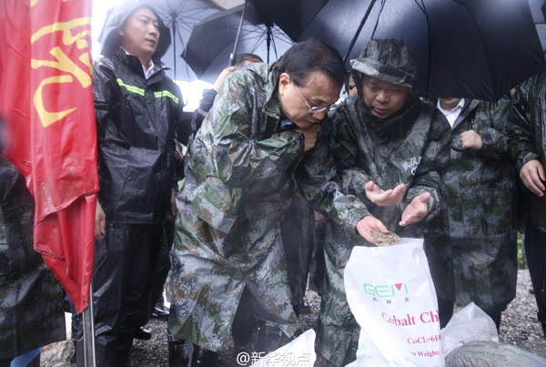 Primeiro-ministro chinês visita regiões inundadas