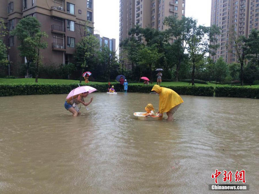 Alagamento inunda a cidade chinesa à beira do rio Yangzté