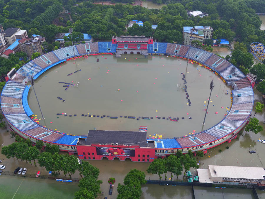 Tempestade provoca inundação na cidade de Wuhan
