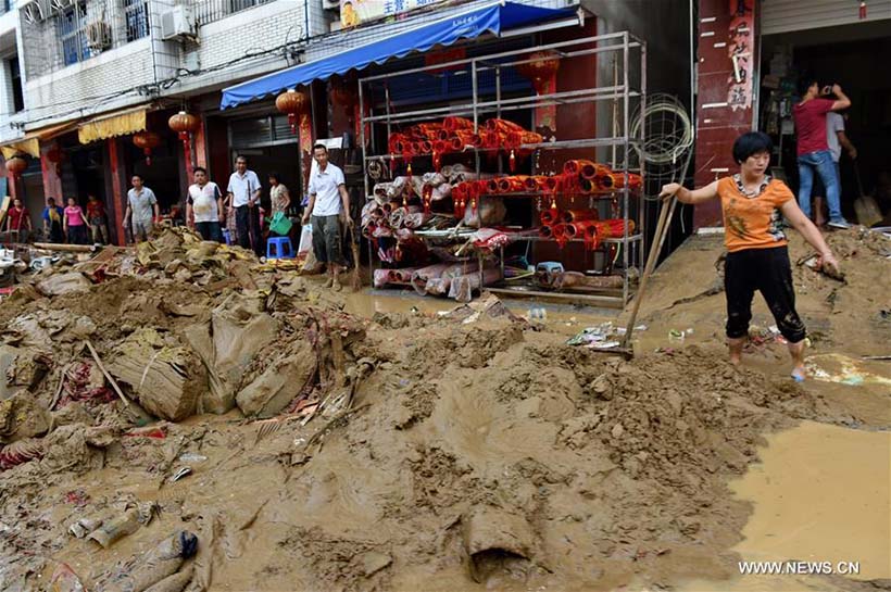 Tufão Nepartak deixa seis mortos e oito desaparecidos no leste da China