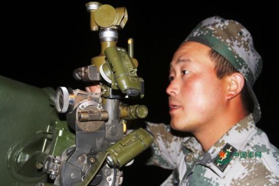 Exército chinês realiza treino entre teatros