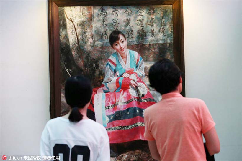 Coleção de pinturas contemporâneas da RPDC são exibidas em Nantong