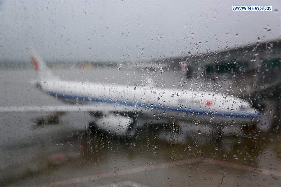Capital chinesa cancela 212 voos devido às fortes chuvas