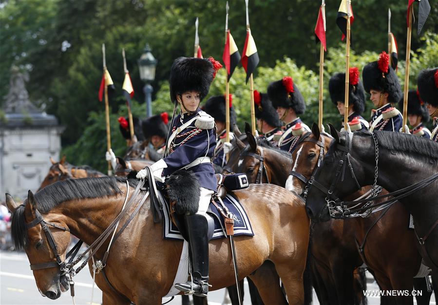 Bruxelas realiza parada militar para celebrar Dia Nacional