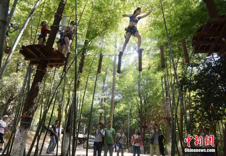 “Super Heroínas” experienciam aventura na selva