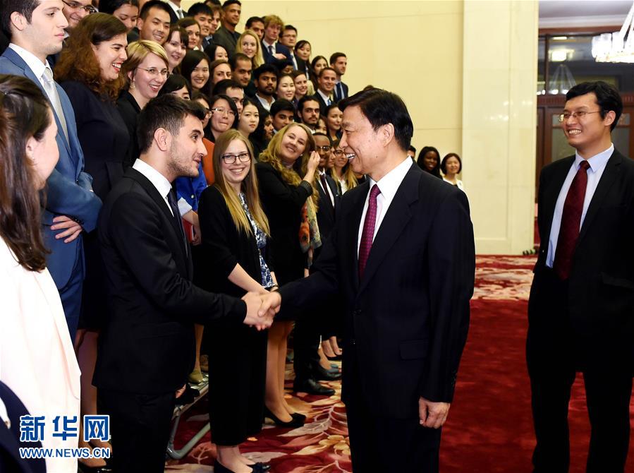 Vice-presidente da China sublinha papel dos jovens em crescimento econômico global