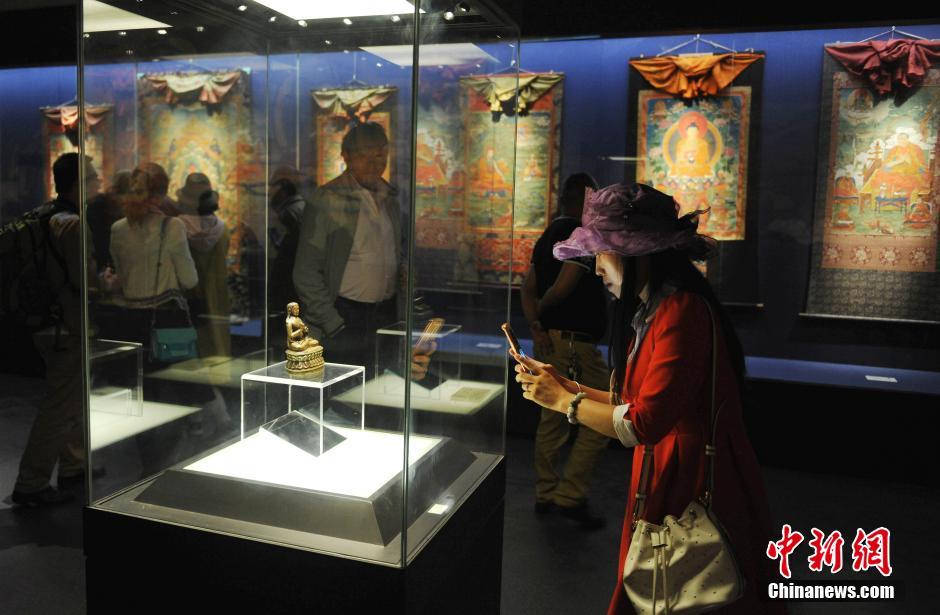 Museu no sudoeste da China exibe cultura étnica