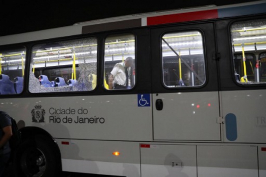 Rio2016: ônibus da imprensa é atingido e há suspeita de bala perdida