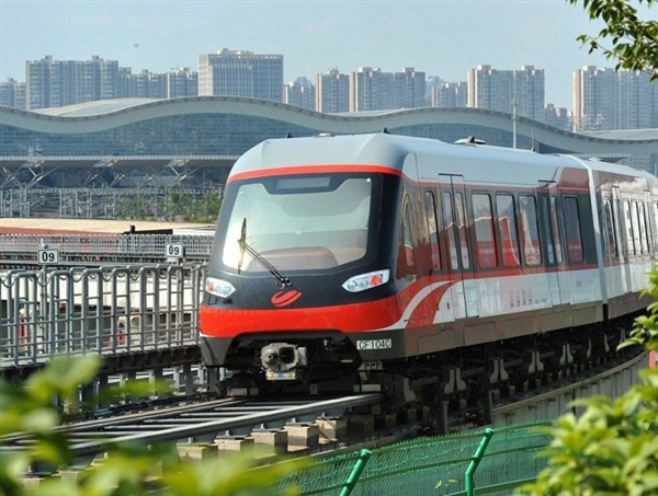 China coloca em operação metrô que poupa energia