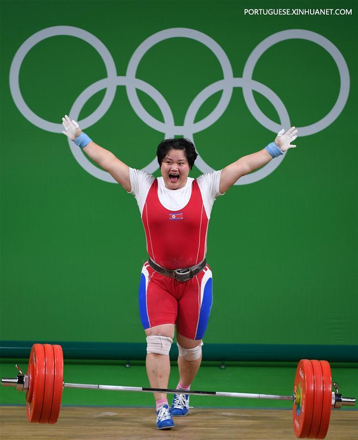 Rio 2016: Chinesa Meng Suping conquista a medalha de ouro no levantamento de peso