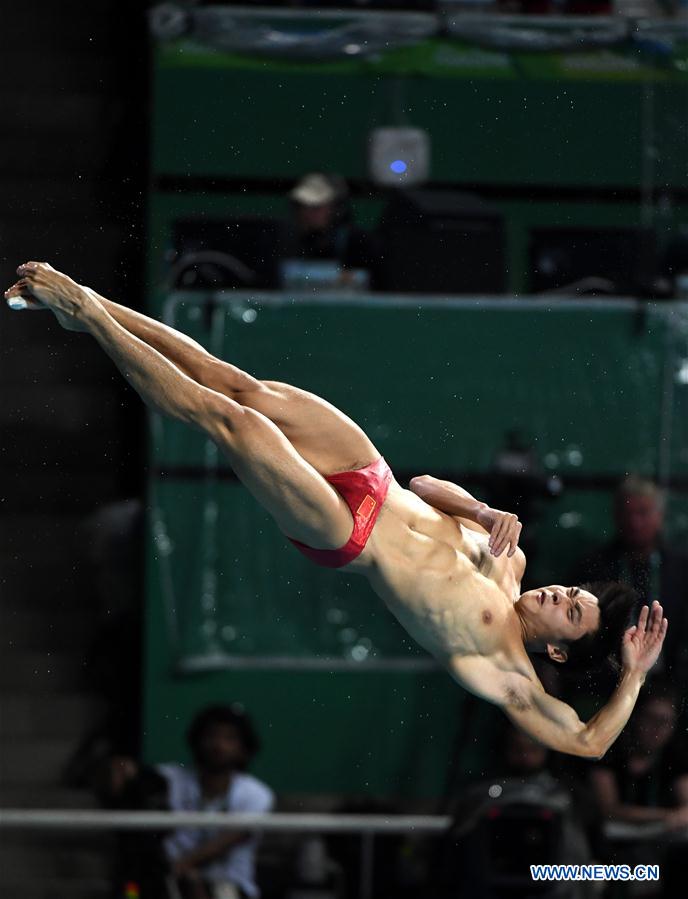 Rio 2016: Cao Yuan vence medalha de ouro no trampolim de 3m masculino