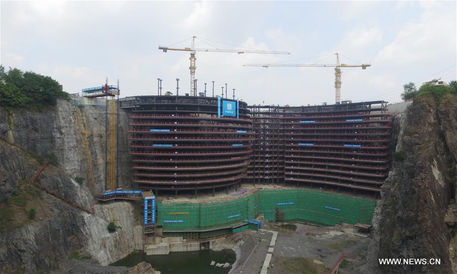 Hotel subterrâneo em construção em Shanghai