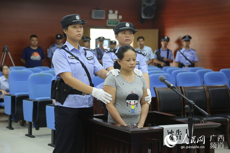 Executada traficante de crianças na China