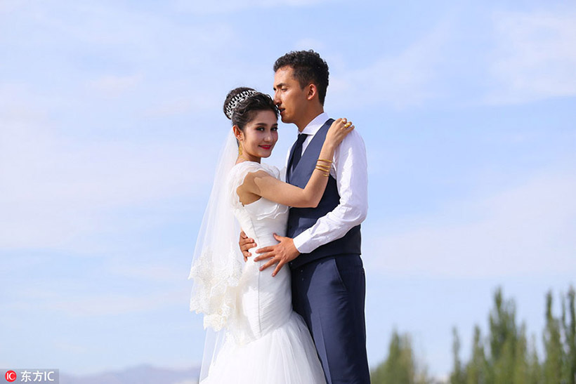 Dança, comida e religião, tudo sobre um casamento em Xinjiang