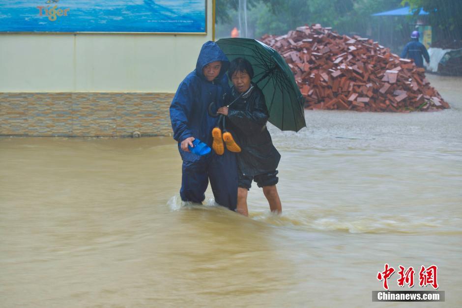 Tufão Dianmu chega ao sul da China