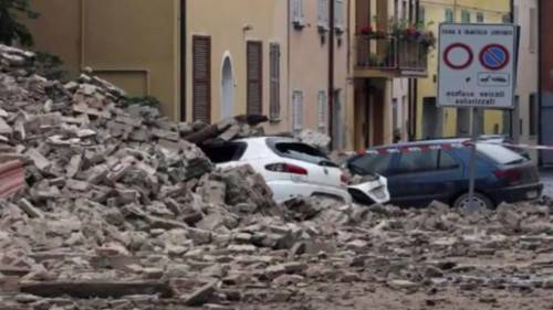 Forte terremoto atinge centro da Itália