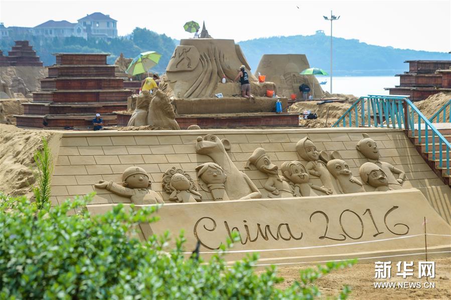 Exposição de esculturas em areia recebe chegada do G20
