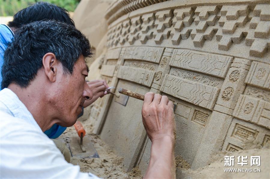 Exposição de esculturas em areia recebe chegada do G20