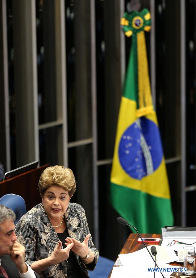 Dilma Rousseff denuncia “golpe” perante senado