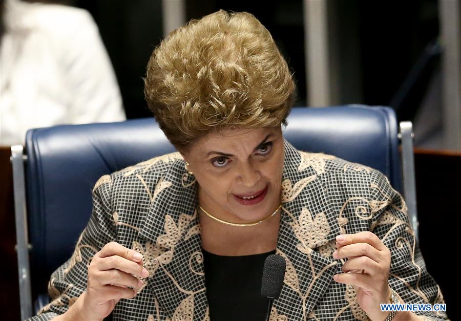 Dilma Rousseff denuncia “golpe” perante senado