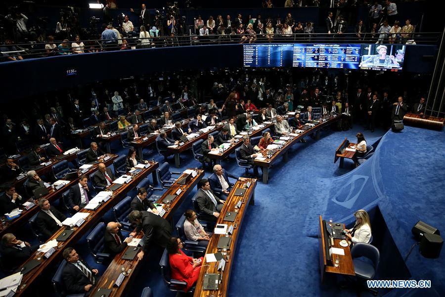 Dilma Rousseff denuncia “golpe” perante senado