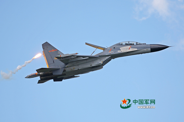 Força Aérea da China realiza exercício militar aberto ao público na província de Liaoning
