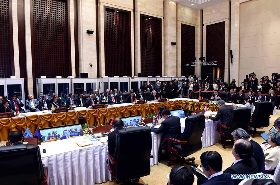 China promete reforçar comunidade de futuro compartilhado com ASEAN