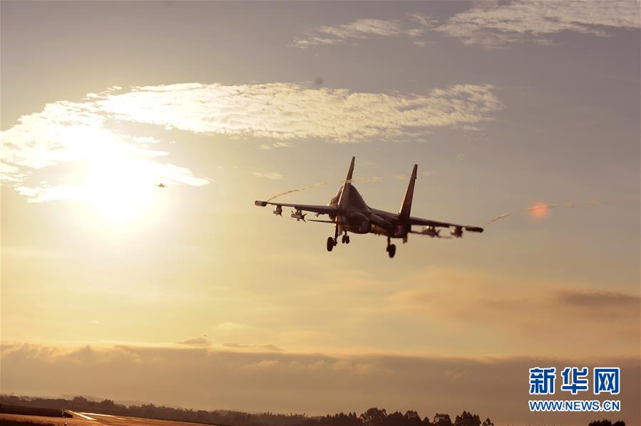 Aviões militares chineses realizam exercício de simulação de combate no Pacífico Ocidental