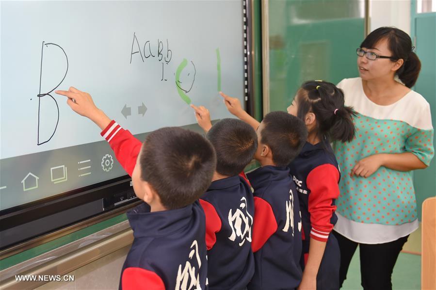 Colégio dos órfãos no nordeste da China recebe mais de 5 mil estudantes em 60 anos de atividade