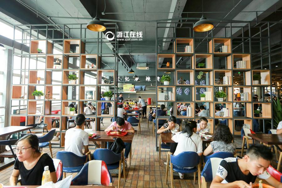 Insólito: Universidade chinesa decora refeitório de forma criativa