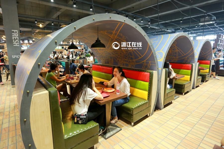 Insólito: Universidade chinesa decora refeitório de forma criativa