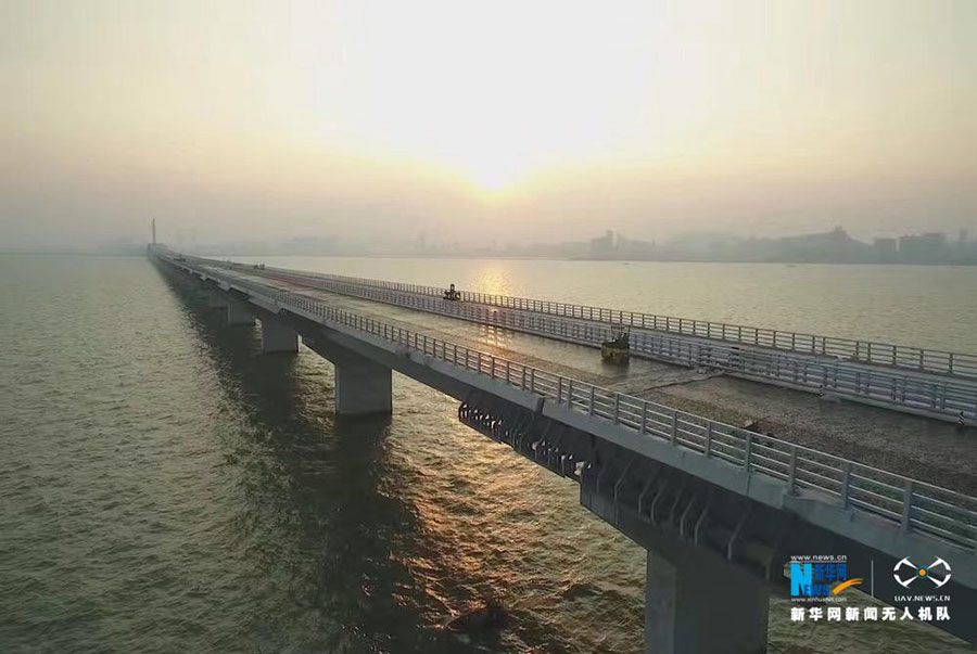 Maior ponte sobre mar no mundo dá mais um passo rumo à conclusão