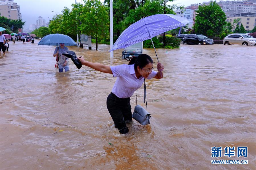 Tufão Megi abate-se sobre o sudeste da China