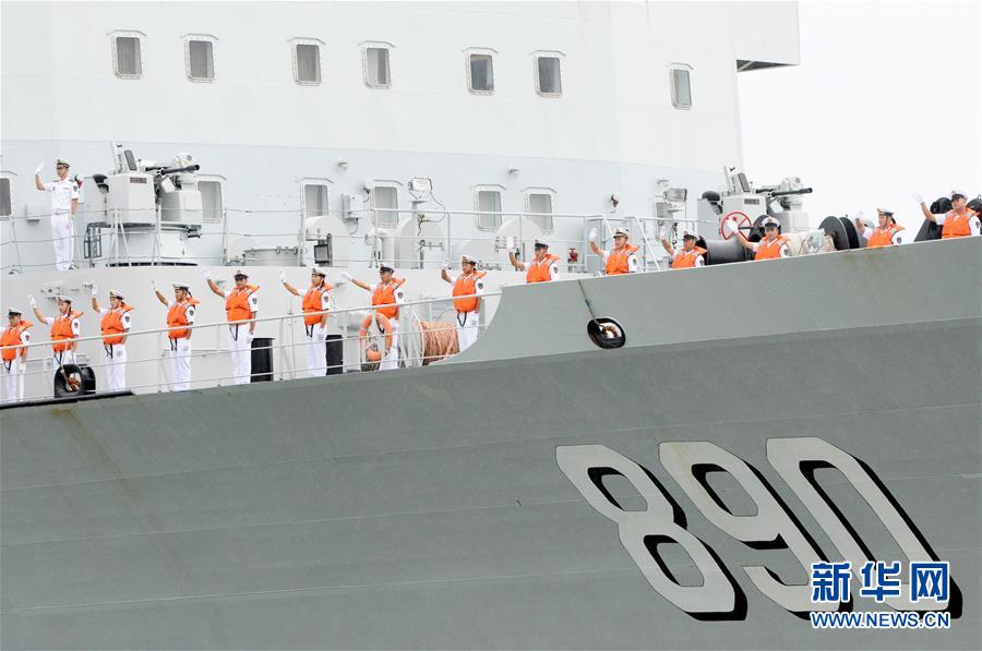 Frota de navios de escolta da China visita a Malásia