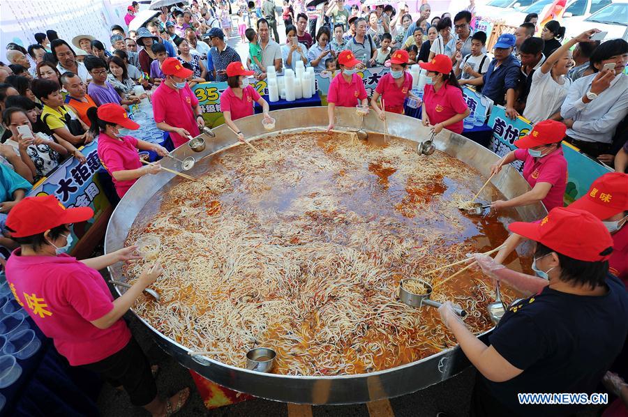 Chineses batem novo recorde de compras durante férias do Dia Nacional