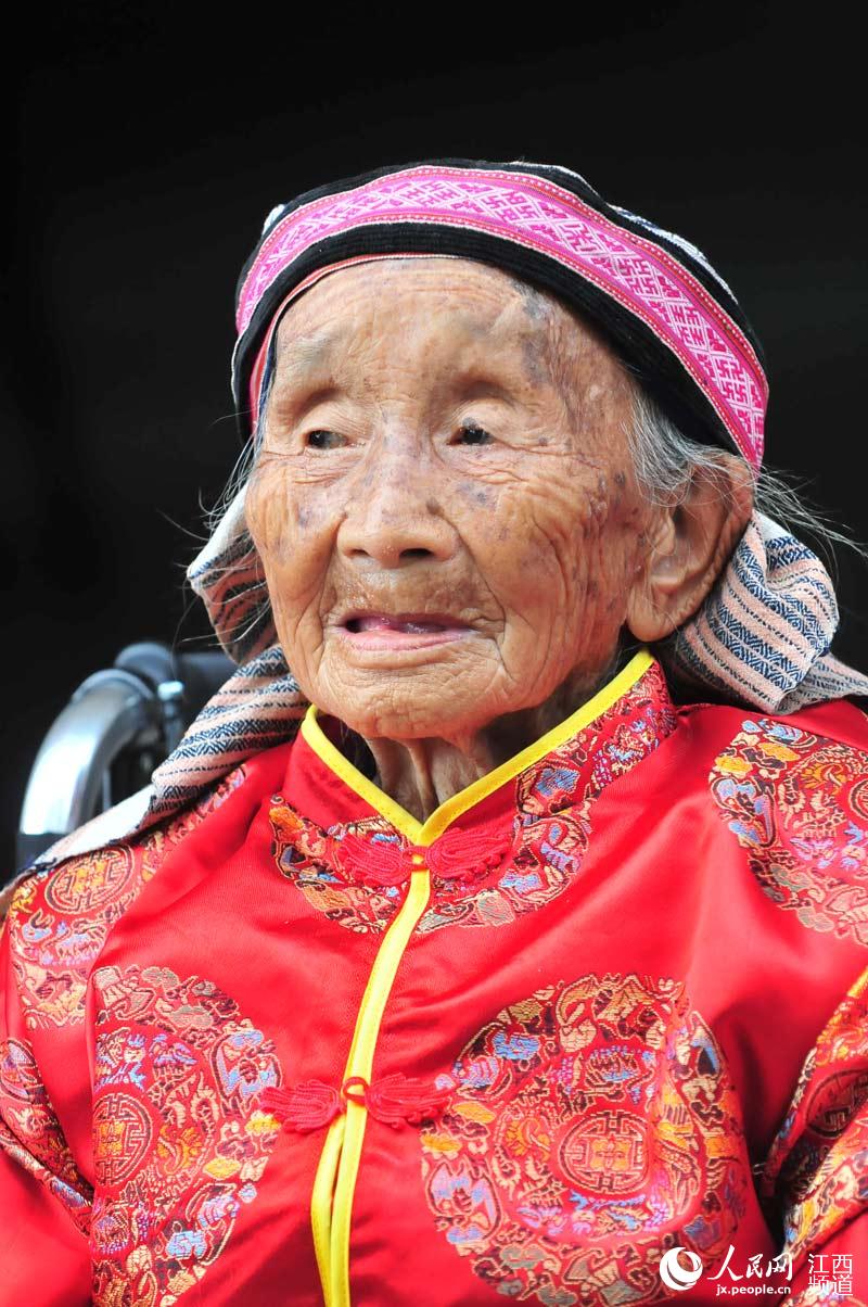 Província de Jiangxi celebra aniversário de cinco idosas centenárias