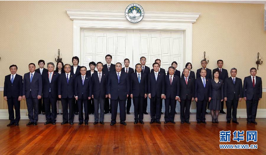 Li Keqiang inspeciona sede do governo da Região Administrativa Especial de Macau