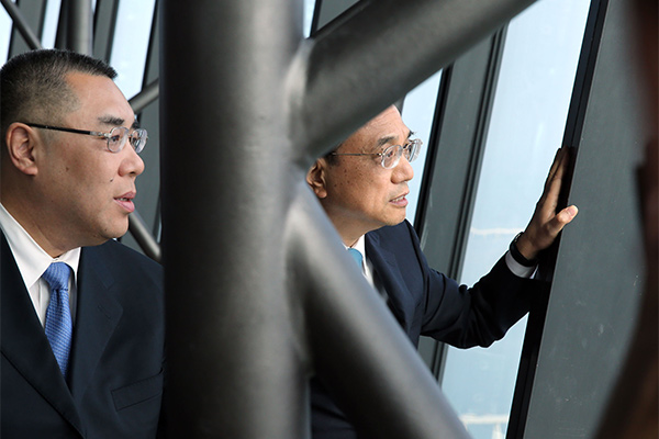 Premiê chinês visita Torre de Macau