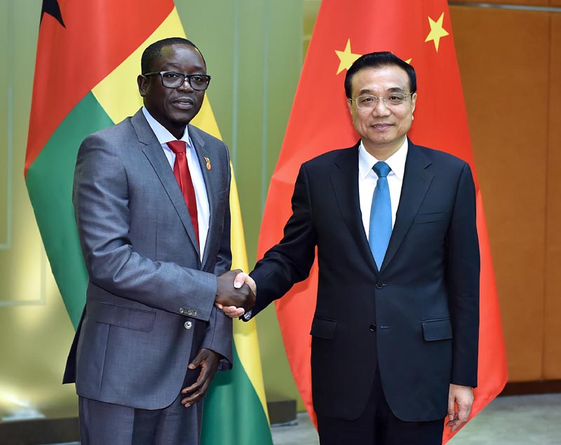 Li Keqiang reúne-se com chefes de Governo de Cabo Verde, Guiné Bissau e Moçambique em Macau