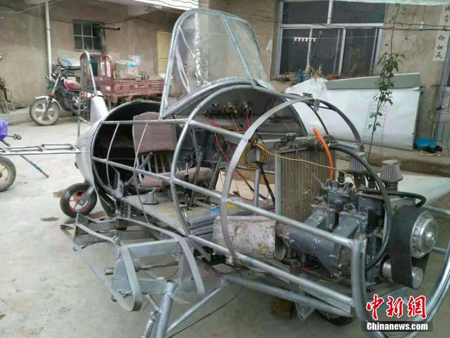 Agricultor chinês constrói “avião caseiro”