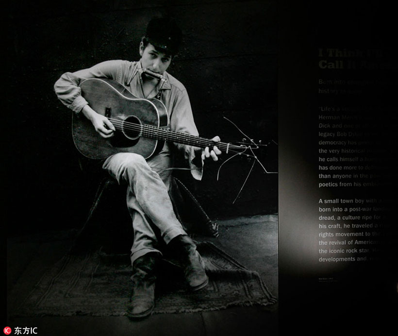 “Maior poeta vivo”, Bob Dylan ganha Prêmio Nobel de Literatura