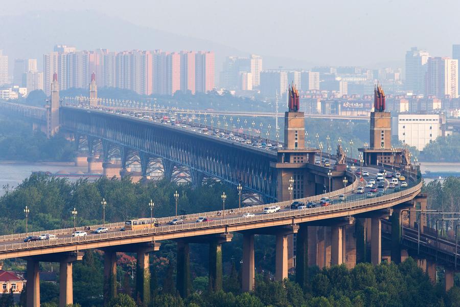 Ponte de 48 anos no rio Yangtzé será submetida a reparação de grande escala