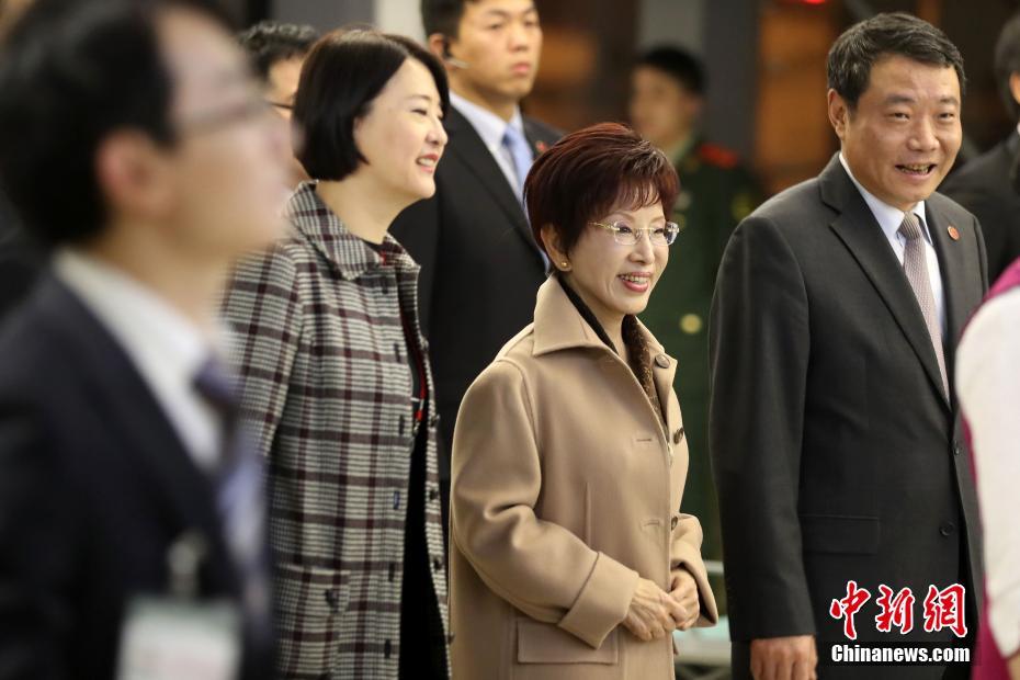 Líder do KMT inicia visita a Nanjing