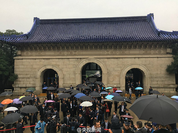 Líder do KMT de Taiwan paga tributo à Sun Yat-sen