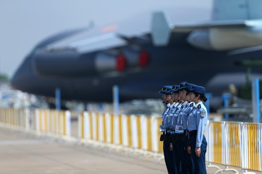 Armamentos sofisticados em destaque no Show Aéreo da China