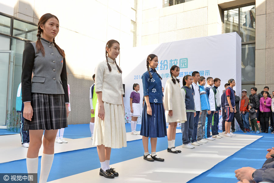 Novos uniformes escolares apresentados em Beijing