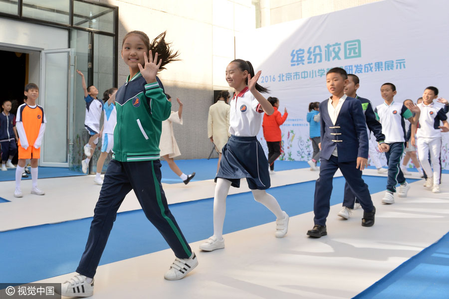 Novos uniformes escolares apresentados em Beijing