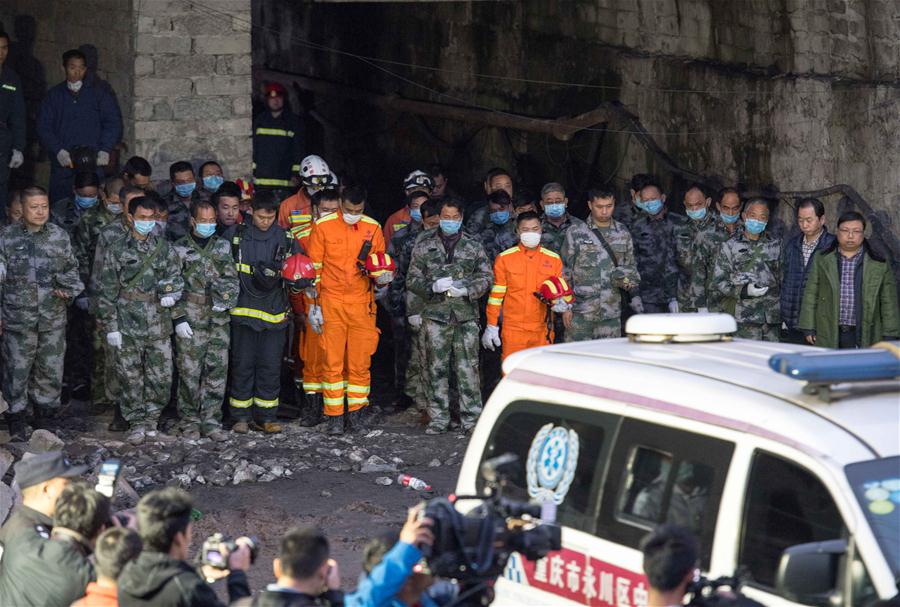 Sobe para 18 número de mortos em explosão em mina de carvão no sudoeste da China